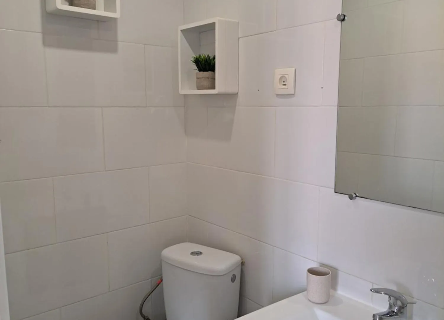2 Pieces En Duplex A 5 Minutes De La Plage N2 Saint-Laurent-du-Var 0*,